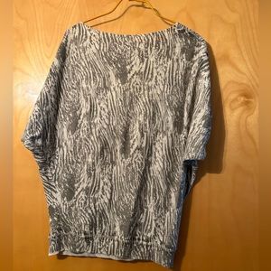 loose fit flowy tshirt